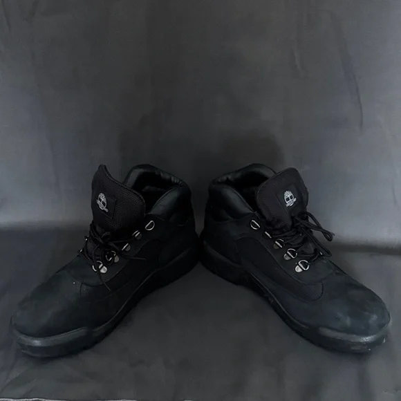 Timberland Men's All-Black Boots - Picture 3 of 7